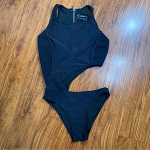 Skye & Staghorn Black Volkerson Exposed Zipper Cutout One Piece Swimsuit Size XL